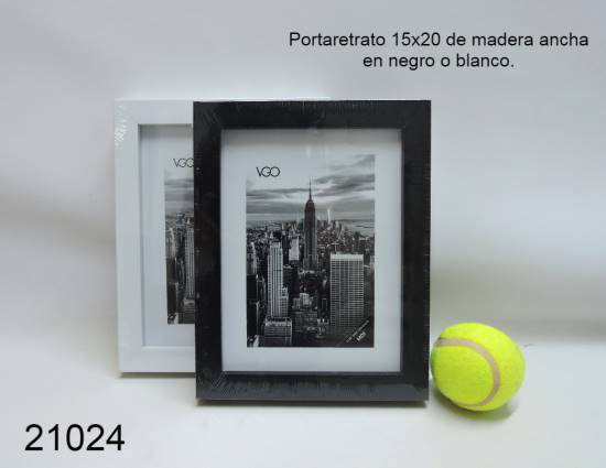 Imagen de PORTARETRATO MADERA LISO BLANCO/NEGRO 15x21 3.25